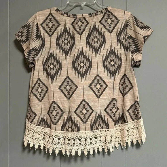 REWIND Bohemian Brown Tan Diamond Print Top with Cream Crocheted Lace Size Large - Picture 2 of 5